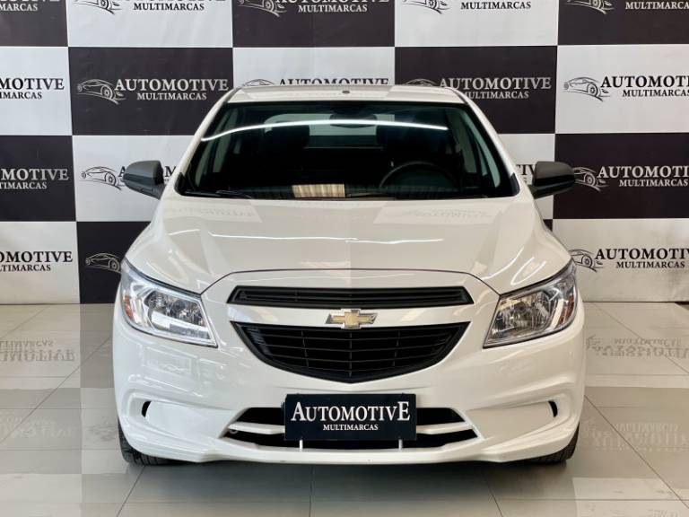 CHEVROLET - ONIX - 2017/2018 - Branca - R$ 47.900,00