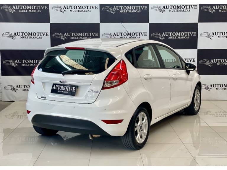 FORD - FIESTA - 2014/2014 - Branca - R$ 42.900,00