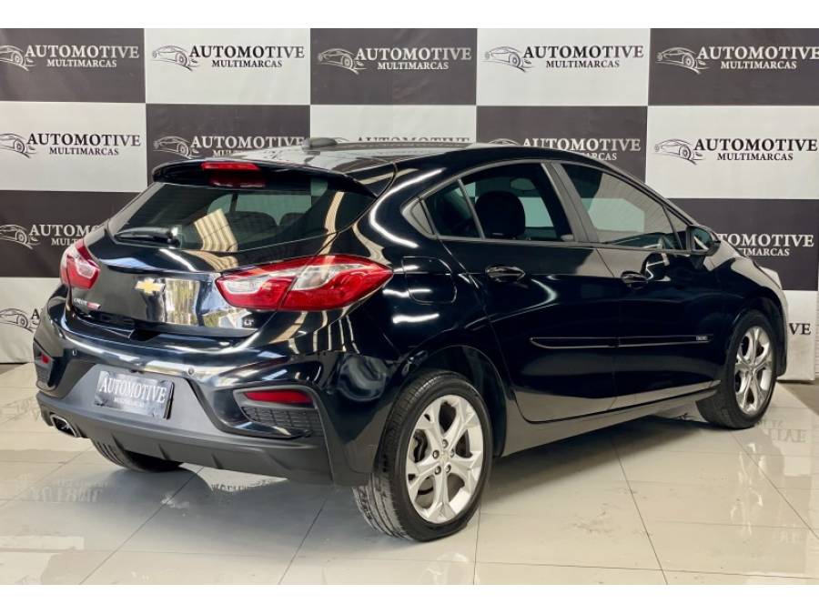 CHEVROLET - CRUZE - 2021/2022 - Preta - R$ 105.900,00