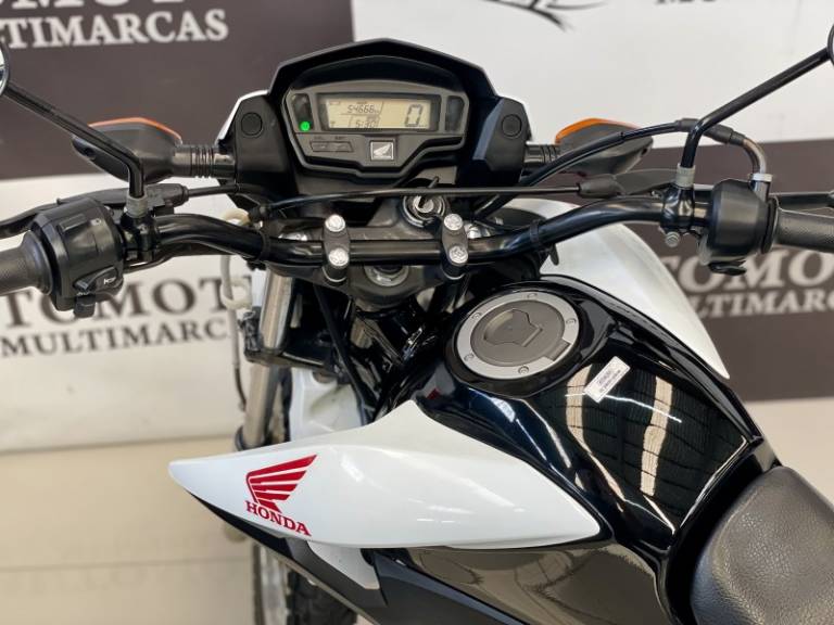 HONDA - NXR 160 - 2017/2017 - Branca - R$ 14.900,00