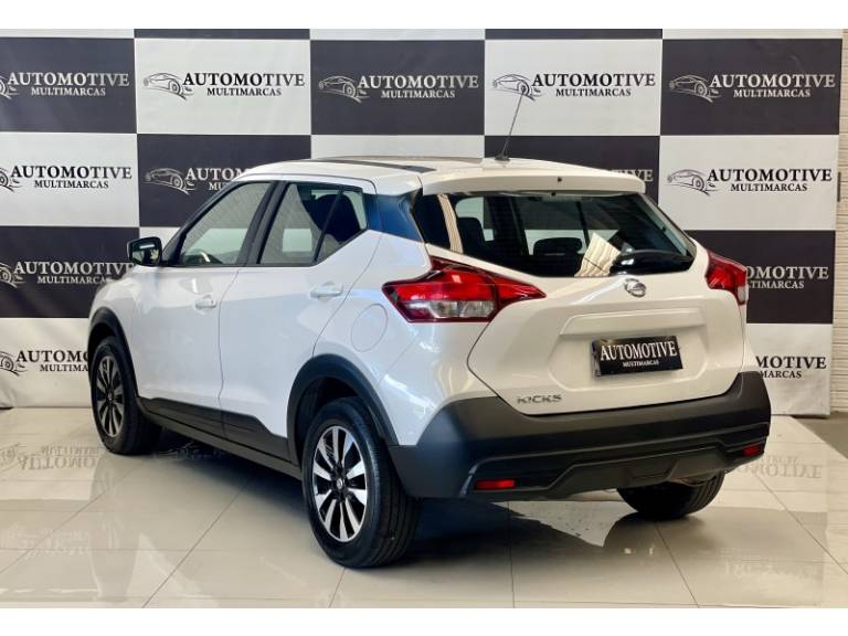 NISSAN - KICKS - 2020/2021 - Branca - R$ 89.900,00