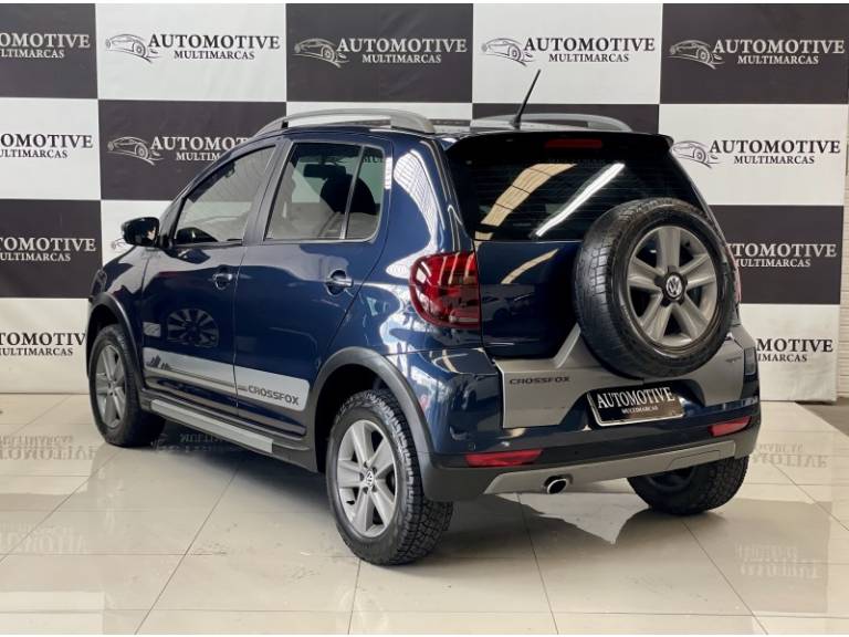 VOLKSWAGEN - CROSSFOX - 2011/2012 - Azul - R$ 43.900,00