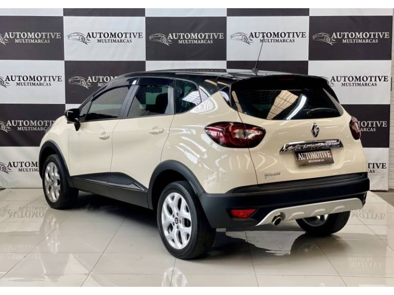 RENAULT - CAPTUR - 2017/2018 - Branca - R$ 72.900,00