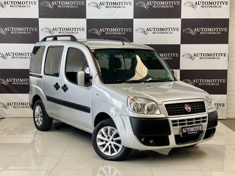 FIAT - DOBLÓ - 2017/2018 - Prata - R$ 62.900,00