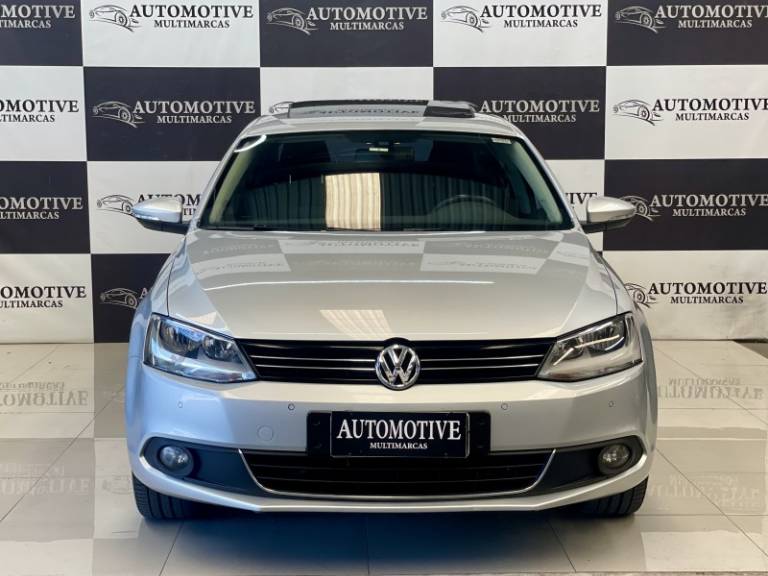 VOLKSWAGEN - JETTA - 2012/2012 - Prata - R$ 69.900,00