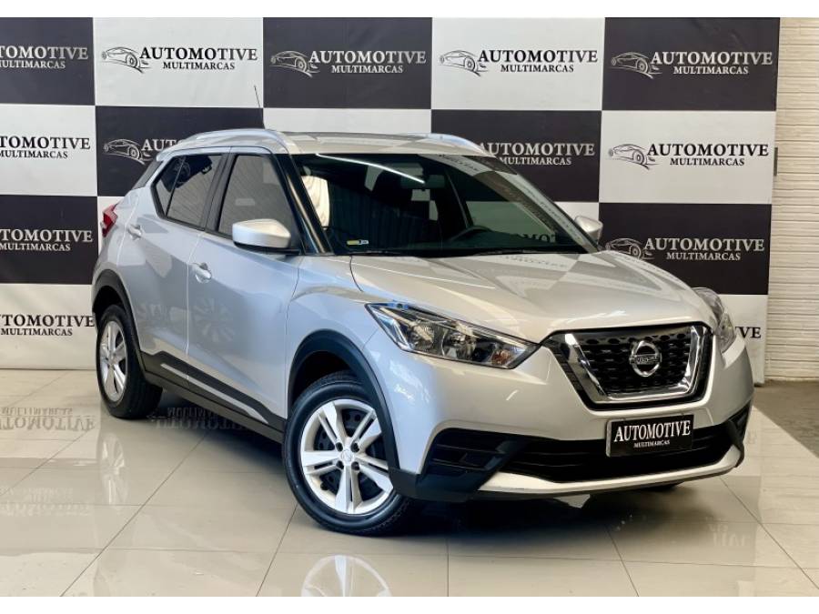 NISSAN - KICKS - 2017/2018 - Prata - R$ 72.900,00