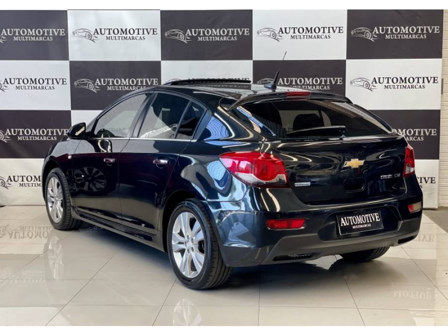 CHEVROLET - CRUZE - 2015/2015 - Preta - R$ 71.900,00