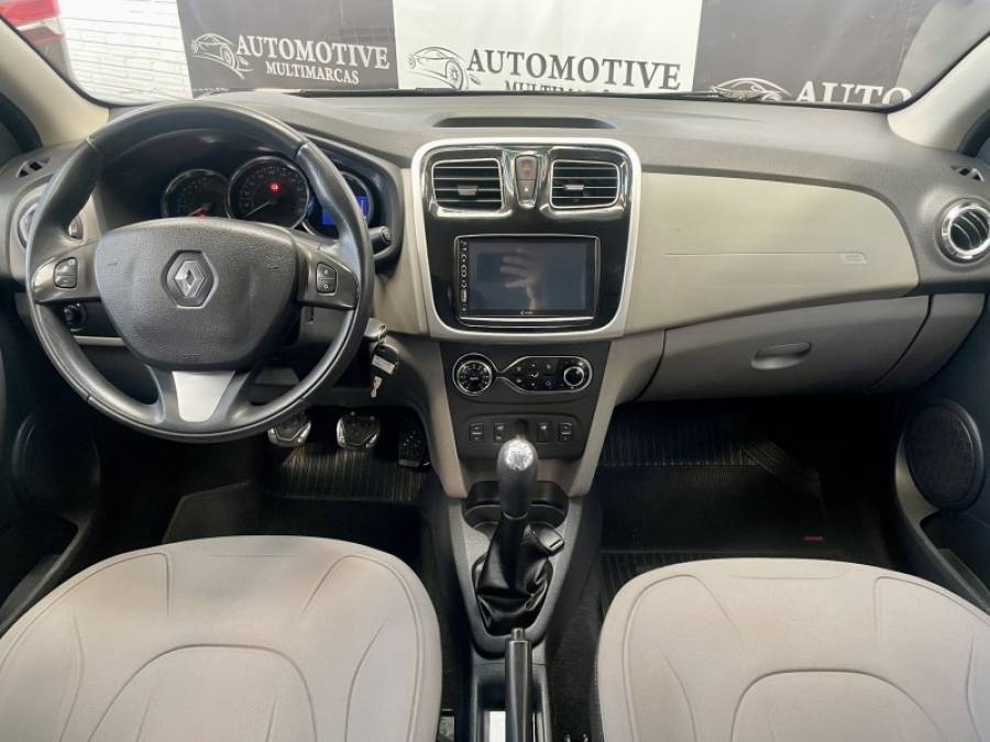 RENAULT - LOGAN - 2013/2014 - Preta - R$ 38.900,00