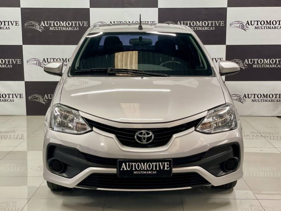 TOYOTA - ETIOS - 2018/2018 - Prata - R$ 62.900,00