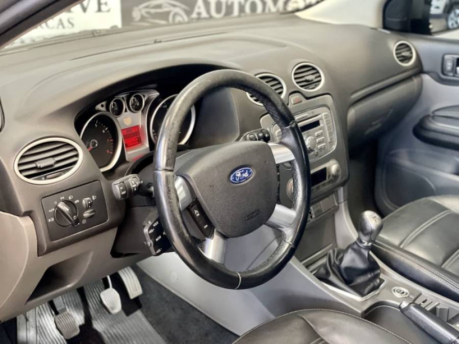 FORD - FOCUS - 2011/2012 - Cinza - R$ 52.900,00