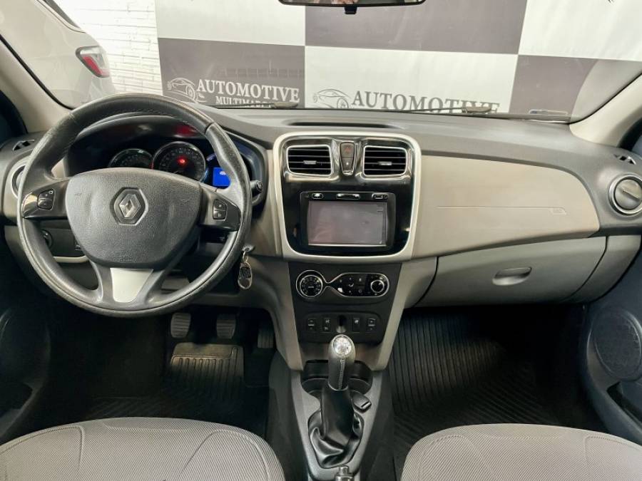 RENAULT - LOGAN - 2014/2015 - Prata - R$ 39.900,00