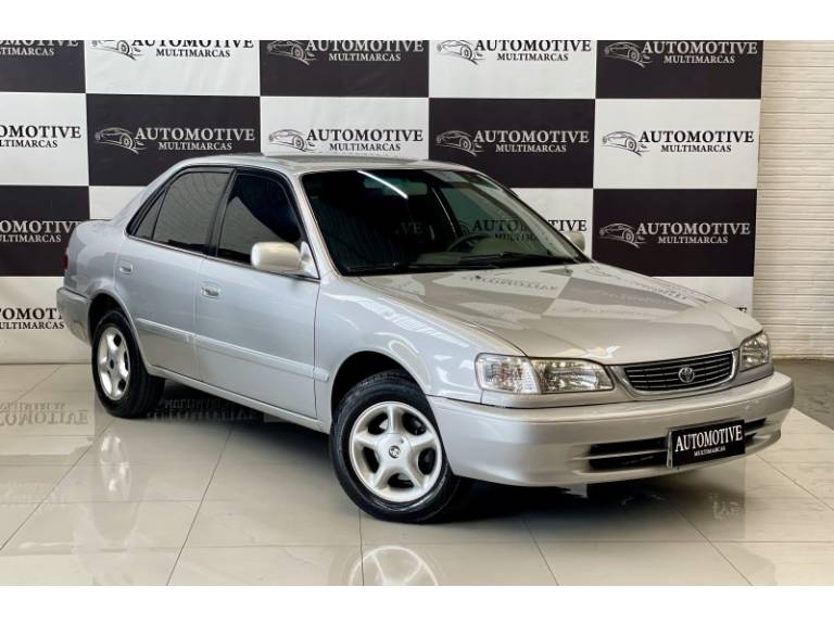 TOYOTA - COROLLA - 2001/2002 - Prata - R$ 27.900,00