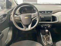 CHEVROLET - ONIX - 2017/2018 - Branca - R$ 47.900,00