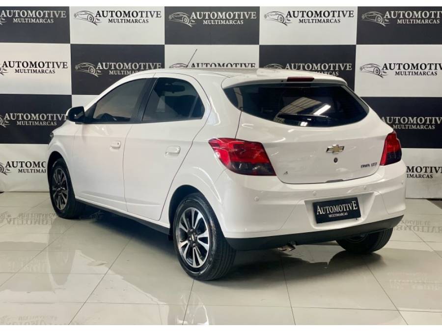 CHEVROLET - ONIX - 2014/2015 - Branca - R$ 49.900,00