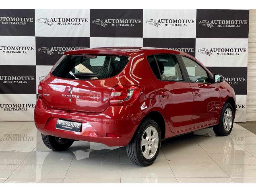 RENAULT - SANDERO - 2014/2015 - Vermelha - R$ 43.900,00