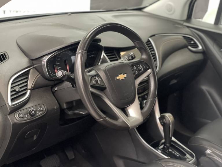 CHEVROLET - TRACKER - 2018/2018 - Branca - R$ 89.900,00