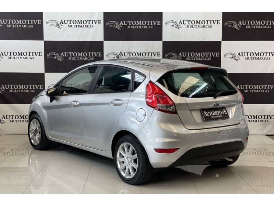 FORD - FIESTA - 2013/2014 - Prata - R$ 41.900,00