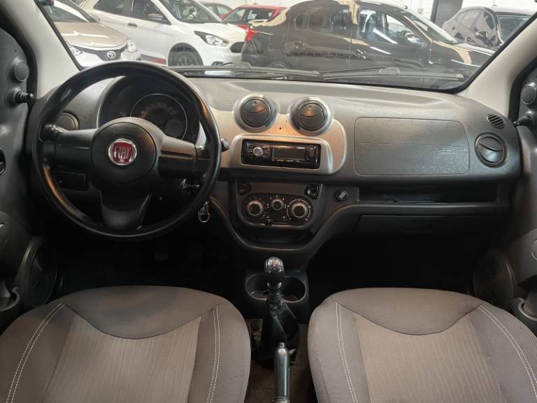 FIAT - UNO - 2013/2014 - Vermelha - R$ 33.900,00