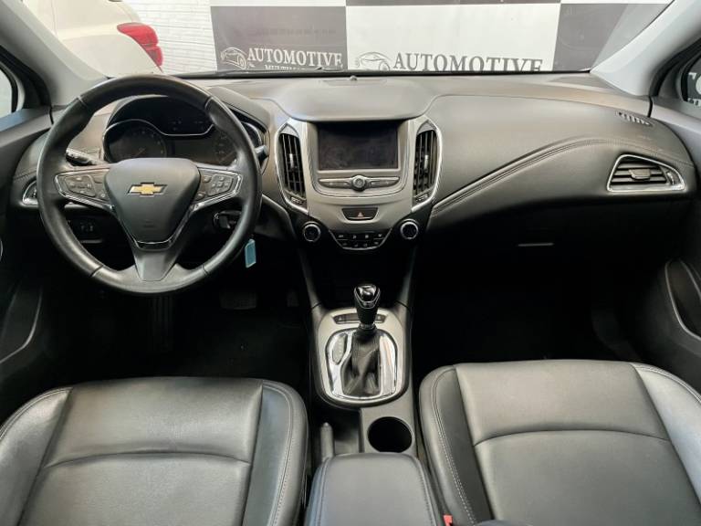 CHEVROLET - CRUZE - 2021/2022 - Preta - R$ 105.900,00