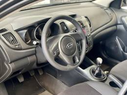 KIA MOTORS - CERATO - 2010/2011 - Preta - R$ 41.800,00