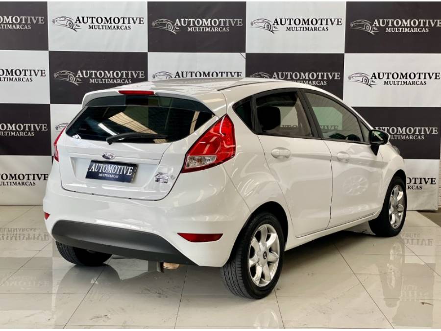 FORD - FIESTA - 2013/2014 - Branca - R$ 42.900,00