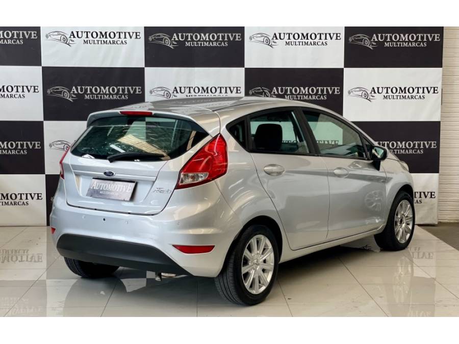 FORD - FIESTA - 2013/2014 - Prata - R$ 41.900,00