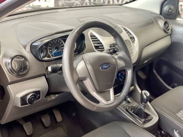 FORD - KA - 2016/2016 - Vermelha - R$ 41.900,00