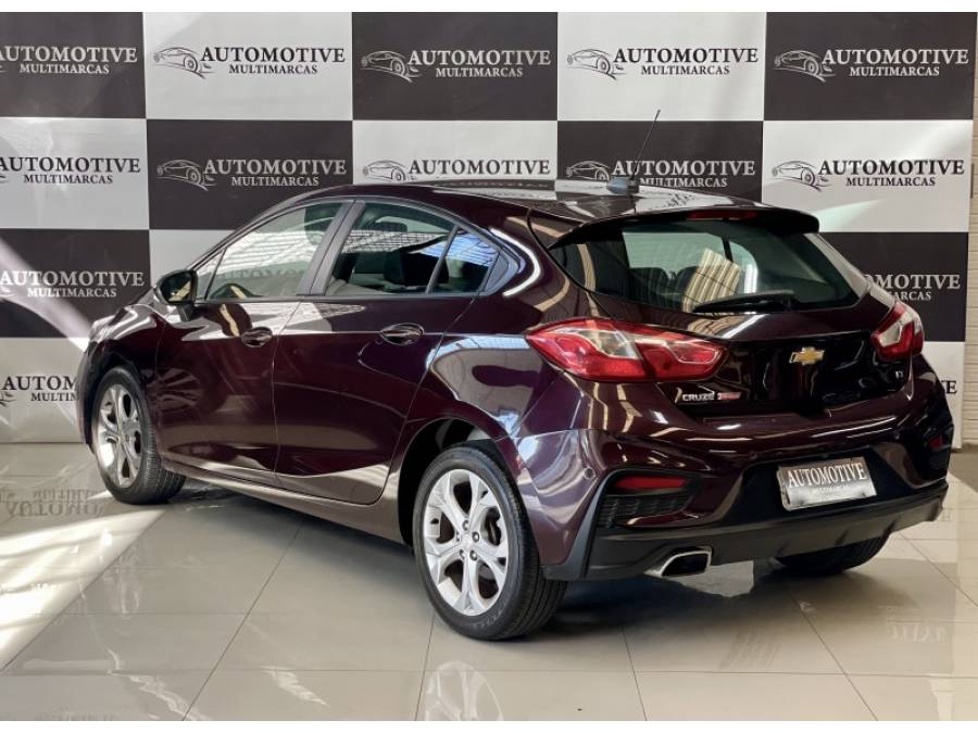 CHEVROLET - CRUZE - 2017/2017 - Vermelha - R$ 82.900,00