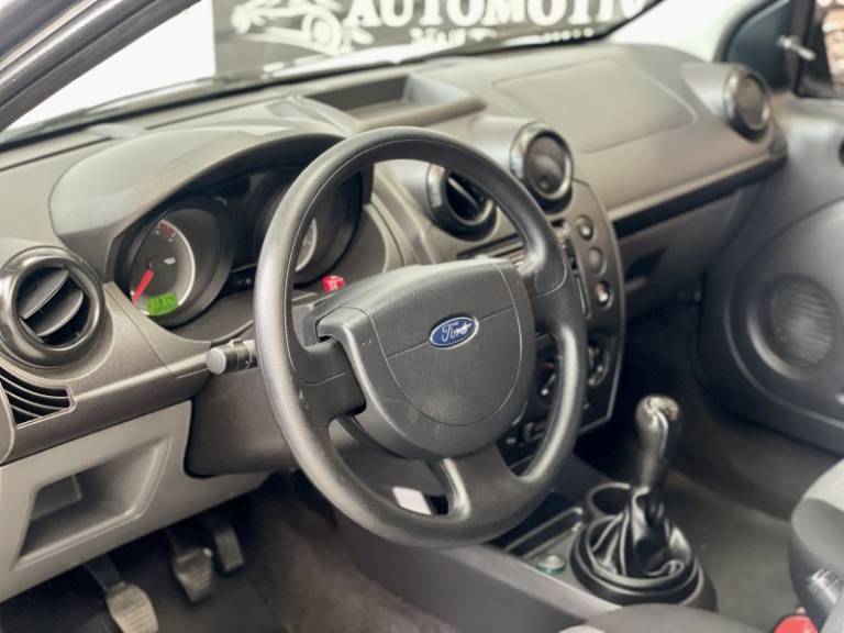 FORD - FIESTA - 2013/2013 - Branca - R$ 31.900,00