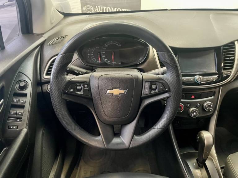 CHEVROLET - TRACKER - 2018/2018 - Branca - R$ 78.900,00