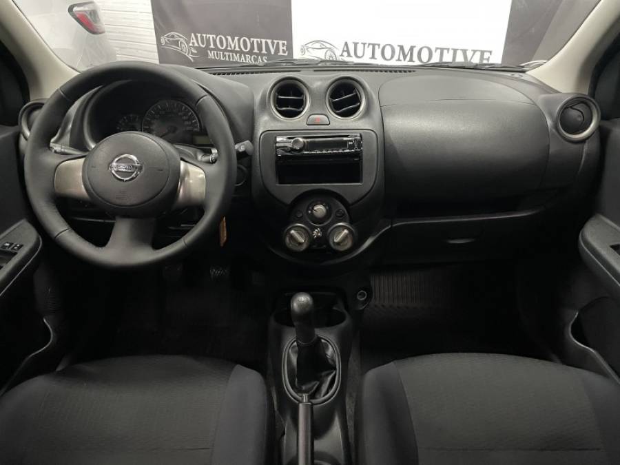 NISSAN - MARCH - 2011/2012 - Preta - R$ 35.900,00