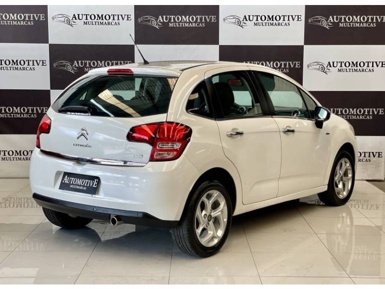 CITROËN - C3 - 2015/2016 - Branca - R$ 48.900,00