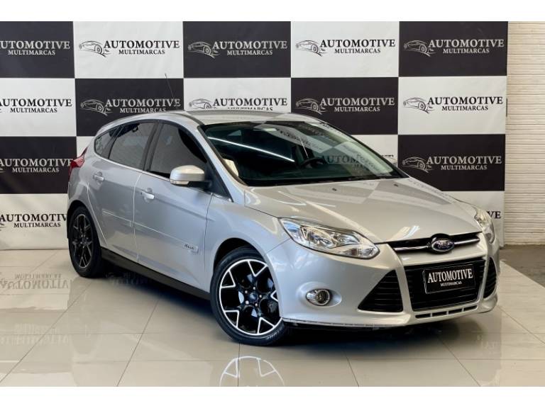 FORD - FOCUS - 2014/2015 - Prata - R$ 55.900,00