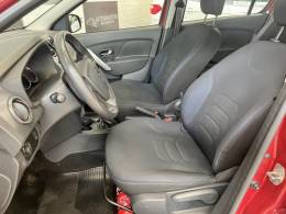 RENAULT - SANDERO - 2014/2015 - Vermelha - R$ 43.900,00