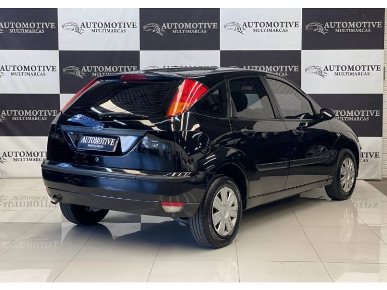 FORD - FOCUS - 2007/2008 - Preta - R$ 25.900,00