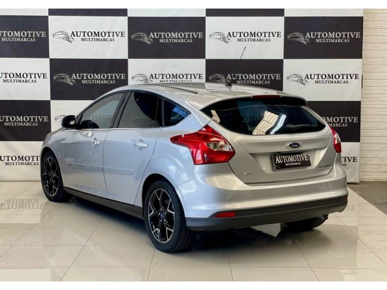 FORD - FOCUS - 2014/2015 - Prata - R$ 55.900,00