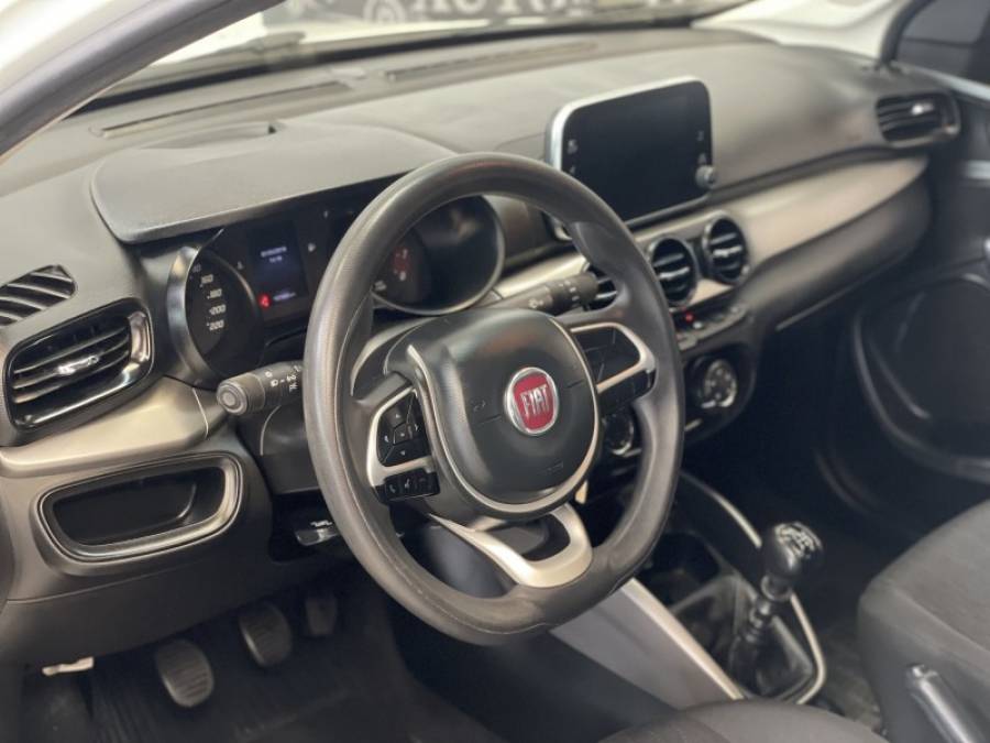 FIAT - CRONOS - 2018/2019 - Branca - R$ 62.900,00