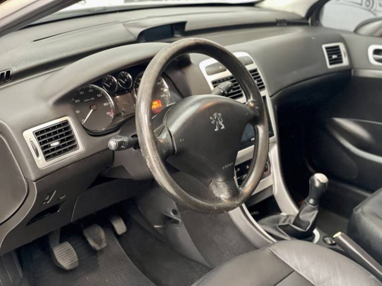 PEUGEOT - 307 - 2010/2010 - Branca - R$ 29.900,00